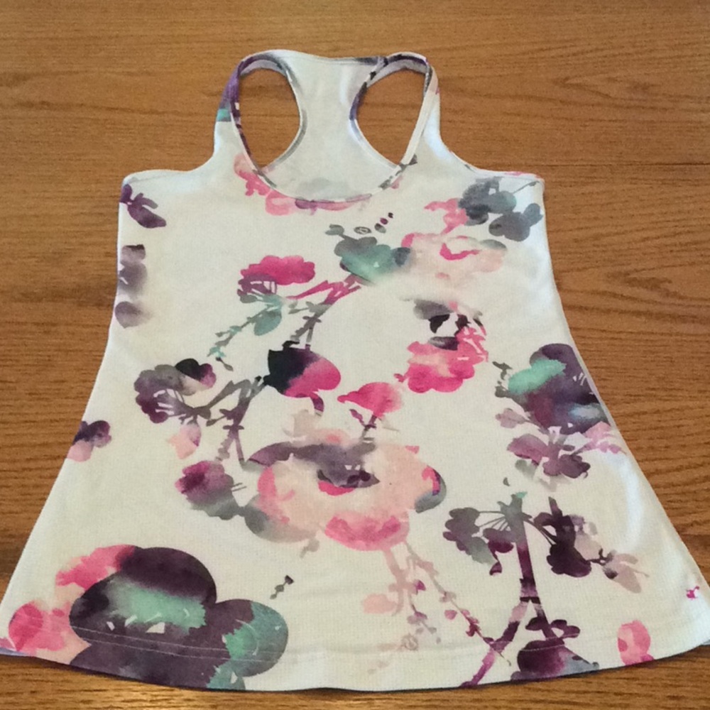 Floral print Lululemon tank